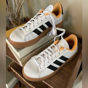 4.6  15
adidas Originals Grand Court Alpha White/Black/Flash Orange 8